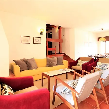 Traditional With Pool By Homing Villa *