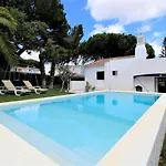 Villa Traditional With Pool By Homing Albufeira