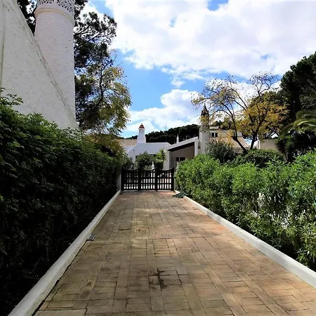 Вилла Traditional With Pool By Homing Албуфейра